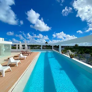 Apartahotel Rooftop Pool Ducassi Suites - Playa Bavaro - Free Wifi & Parking - Best Location, Punta Cana