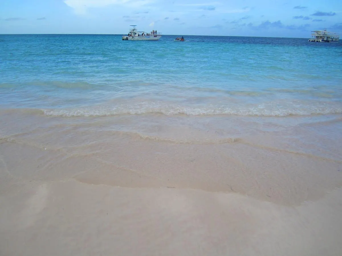 Sunshine Guest House Punta Cana Bed & Breakfast